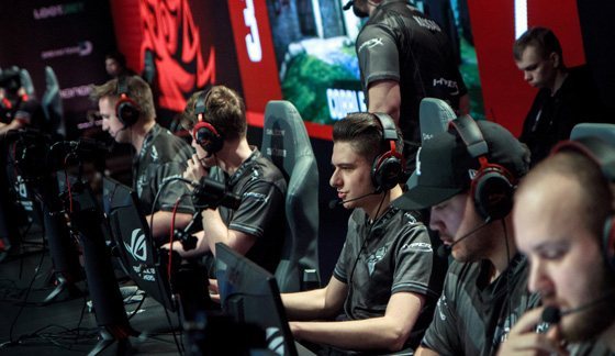 年轻的西班 年轻的西班