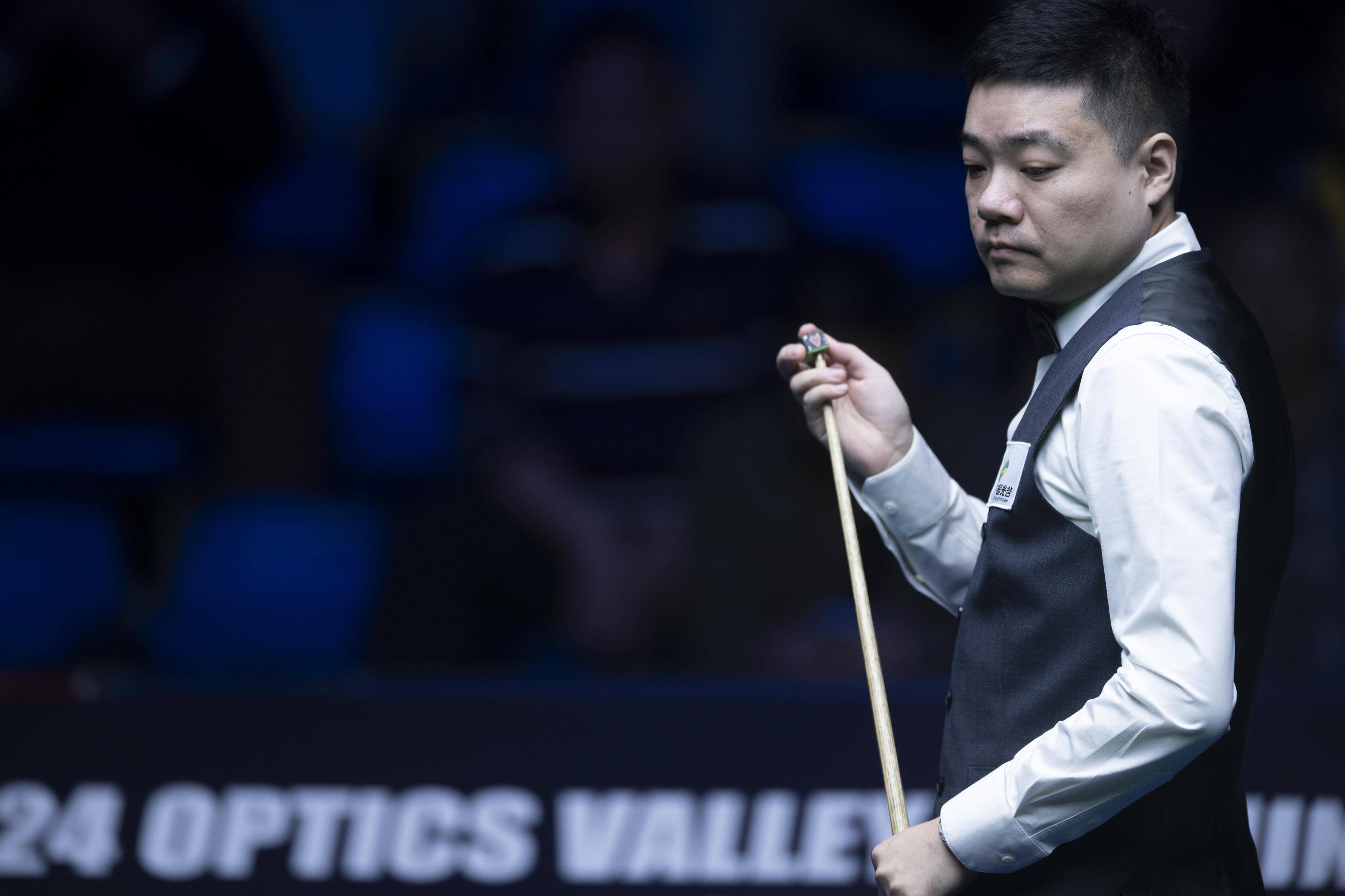 级巡回赛中 级巡回赛中